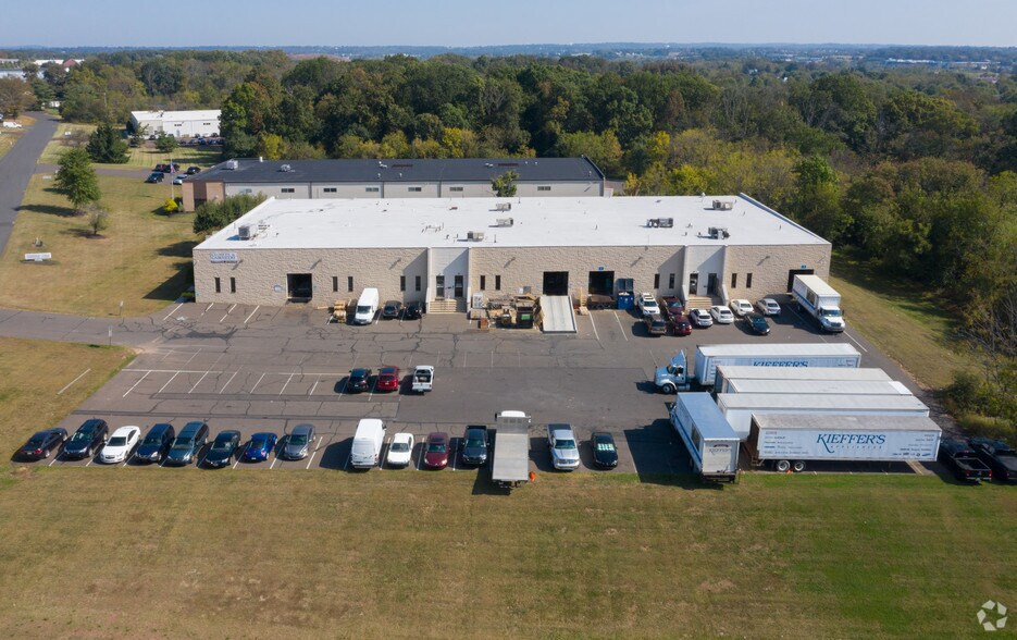 More Photos Of 352 Godshall Dr, Harleysville Warehouse For Lease