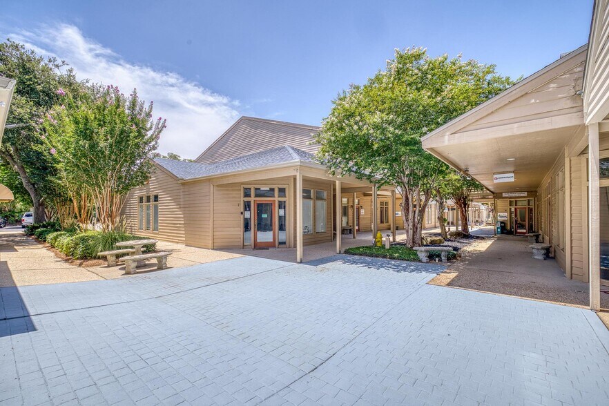 More Photos Of 913 Gulf Breeze Pky, Gulf Breeze Storefront Retail Office For Sale