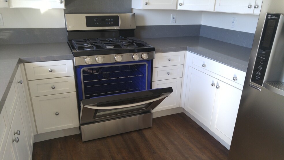 More Photos Of 1378-1380 Patricia Ave, Simi Valley Apartments For Sale