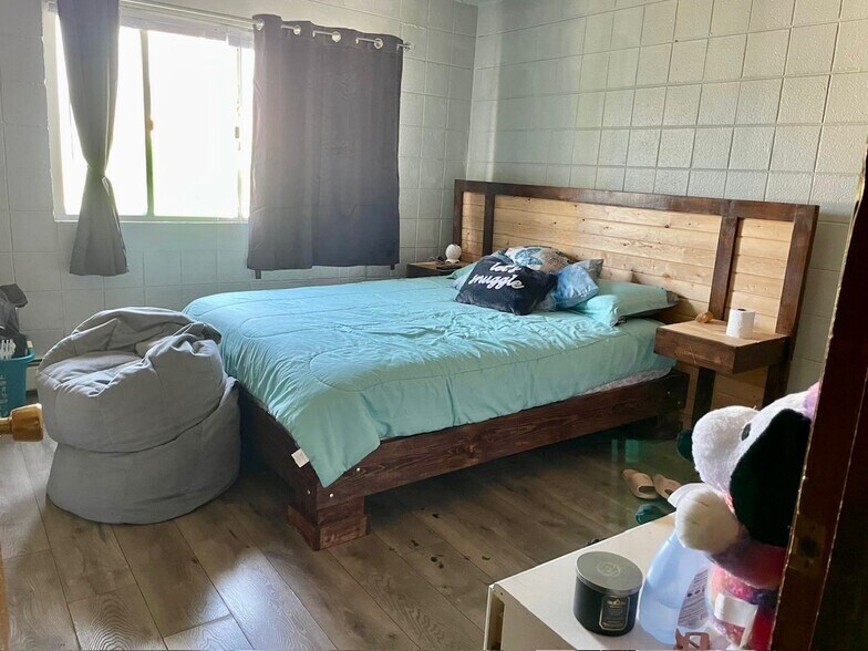 More Photos Of 218 N 4th St, Rockford Apartments For Sale