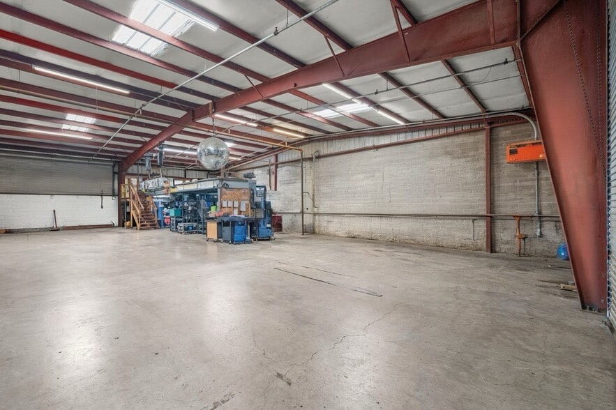 More Photos Of 4081 Seaport Blvd, West Sacramento Warehouse For Lease