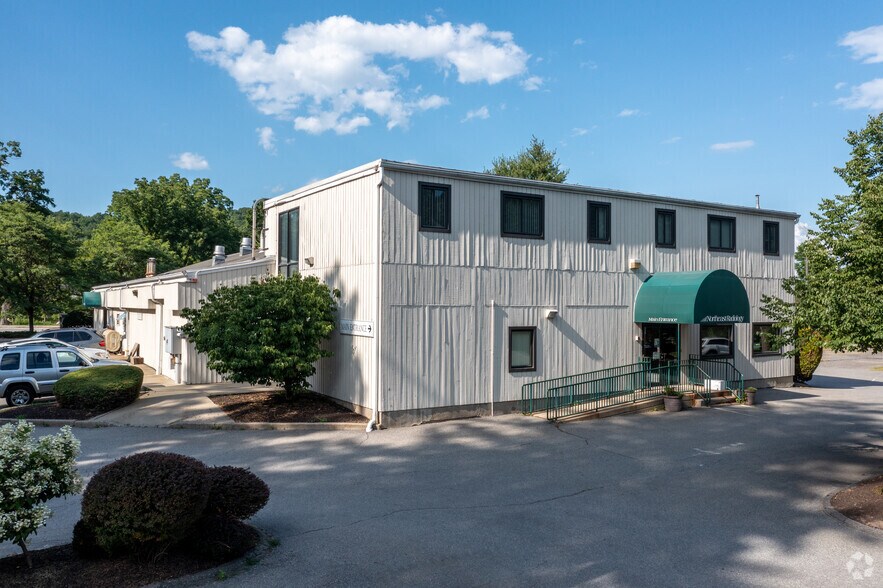 Primary Photo Of 3839 Danbury Rd, Brewster Village Office For Lease