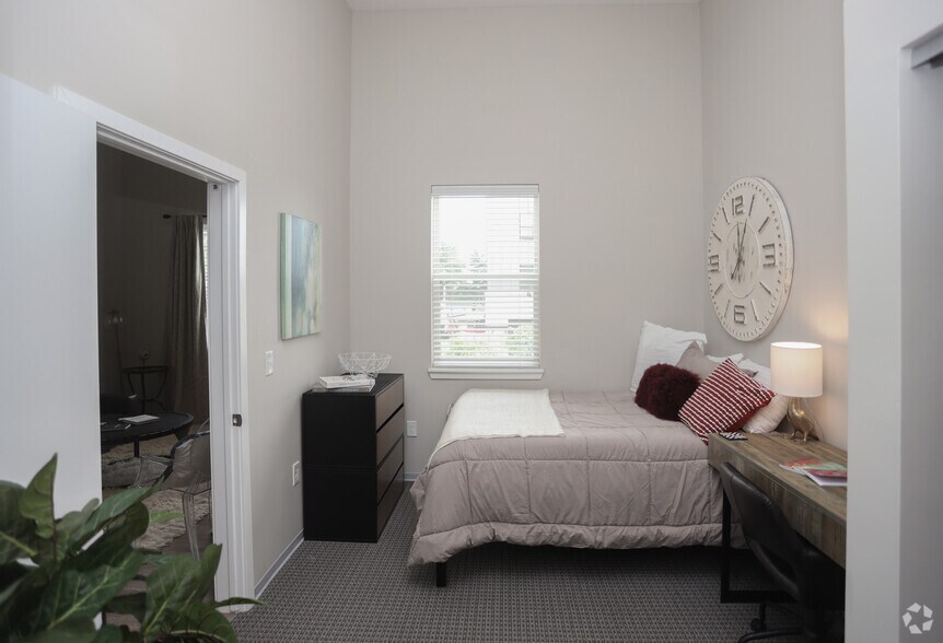 More Photos Of 1425 N Dunn St, Bloomington Apartments For Lease