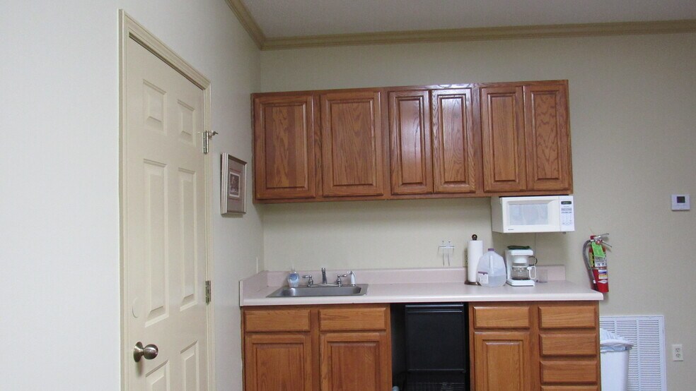 More Photos Of 22193 Highway 59 S, Robertsdale Office For Lease