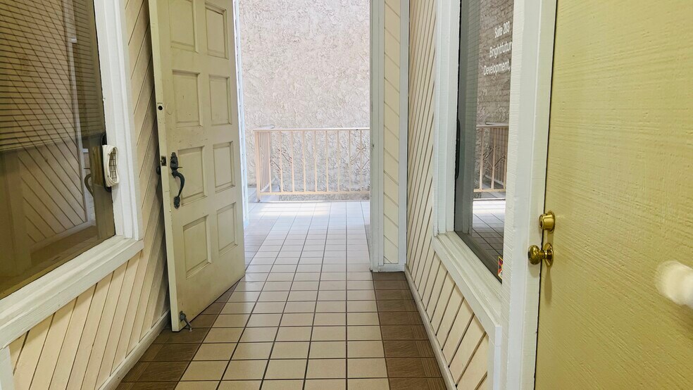 More Photos Of 1131 E Main St, Tustin Office Residential For Lease