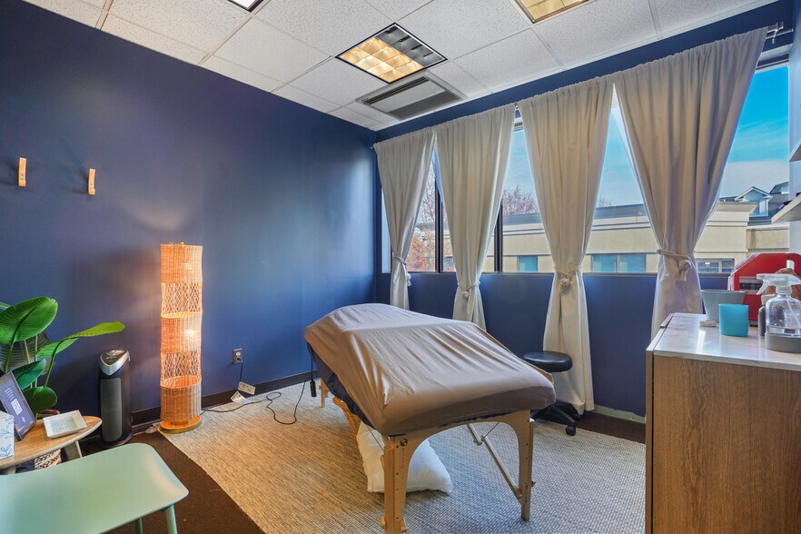 More Photos Of 10 E Willow St, Millburn Office For Lease