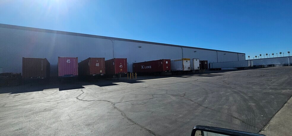 More Photos Of 27040 San Bernardino Ave, Redlands Distribution For Lease