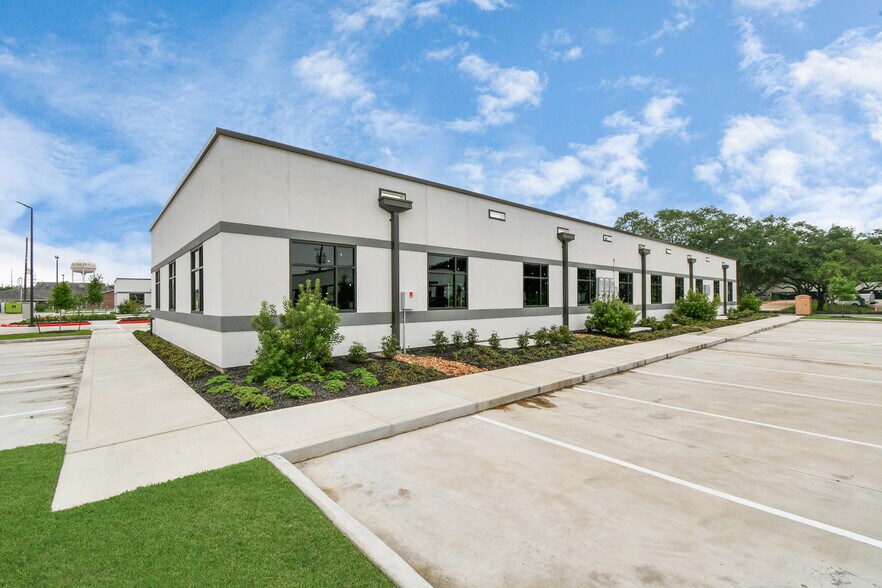 More Photos Of 4807 Sugar Grove Blvd, Stafford Office For Lease