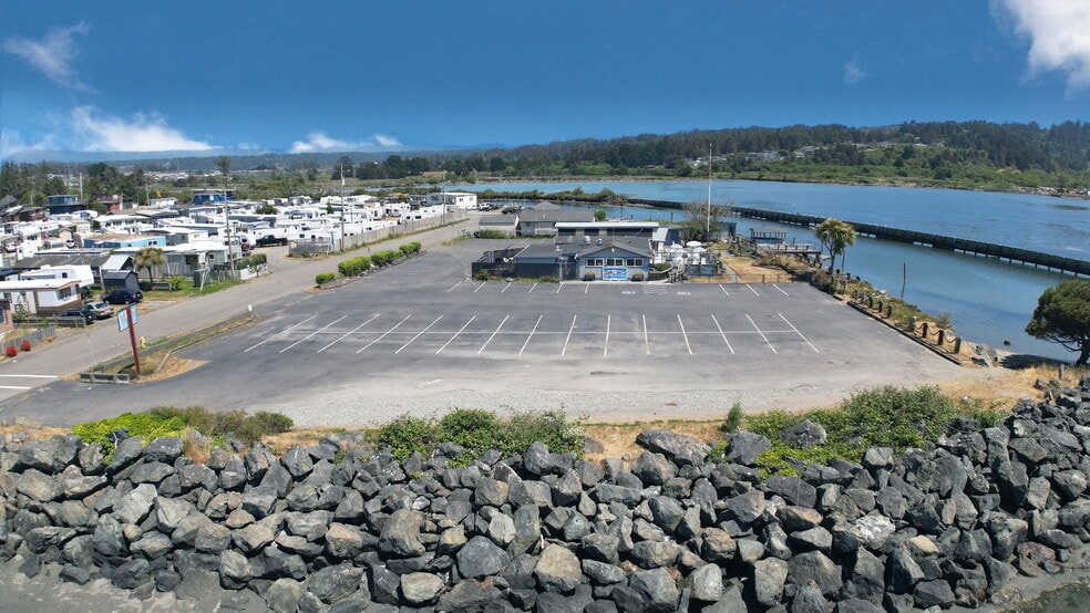 More Photos Of 1901 Buhne, Eureka Restaurant For Sale