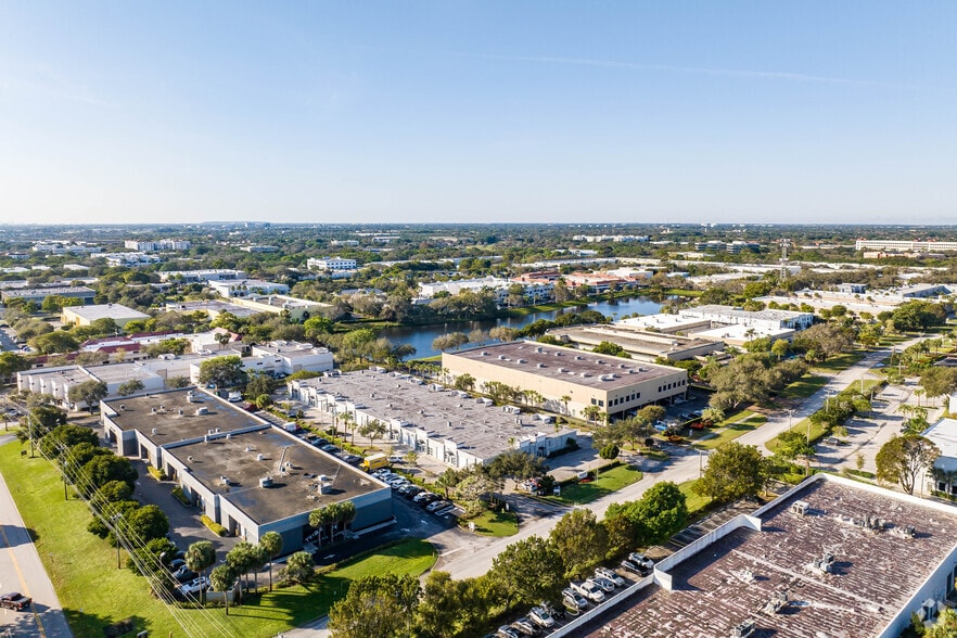 More Photos Of 1020 Holland Dr, Boca Raton Distribution For Lease