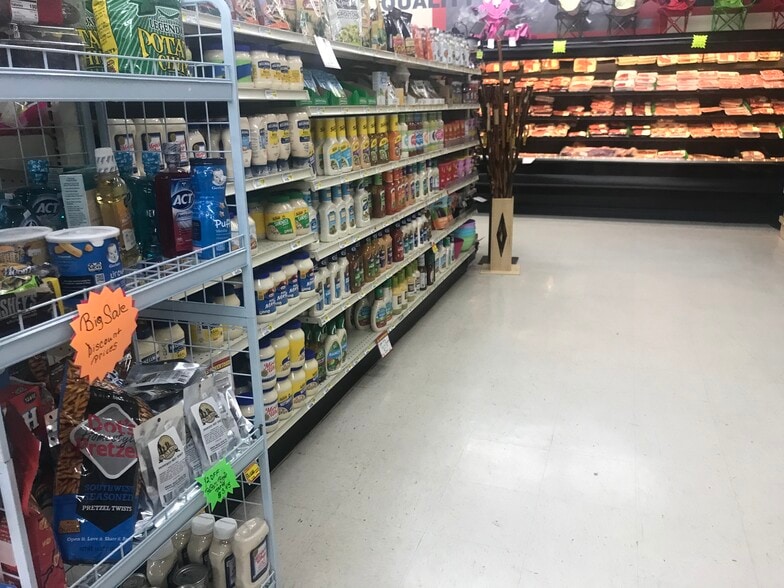 More Photos Of 25817 State Hwy 64, Pittsburg Supermarket For Sale