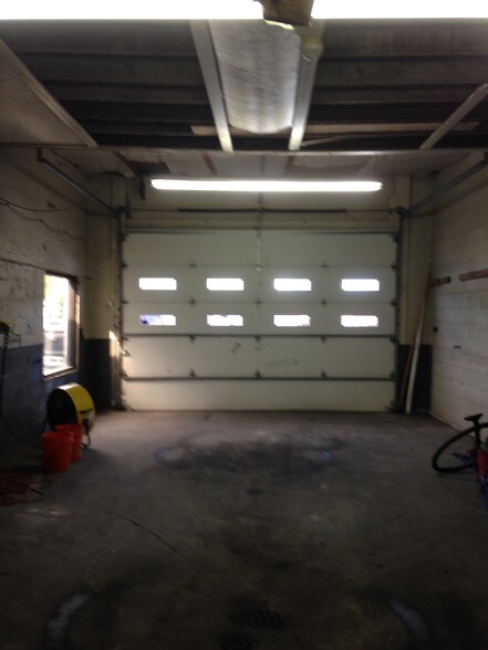 More Photos Of 7953 Wornall Rd, Kansas City Auto Repair For Sale