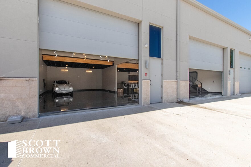 More Photos Of 1725 N Hwy 377, Roanoke Warehouse For Sale