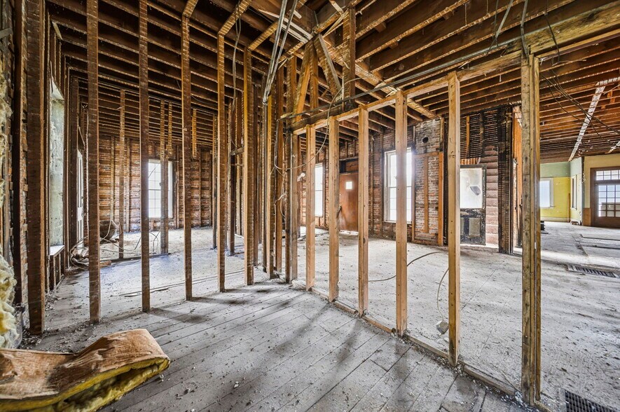 More Photos Of 2699 E Center St, North Kingsville Apartments For Sale
