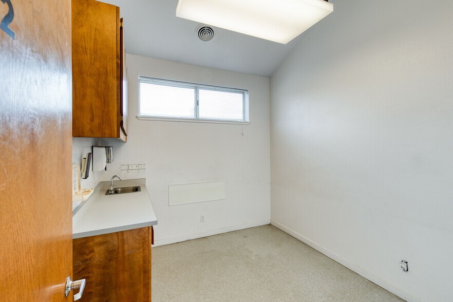 More Photos Of 2928 Eastern Ave, Sacramento Medical For Sale