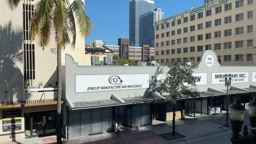 More Photos Of 39 NE 1st Ave, Miami Storefront Retail Office For Lease