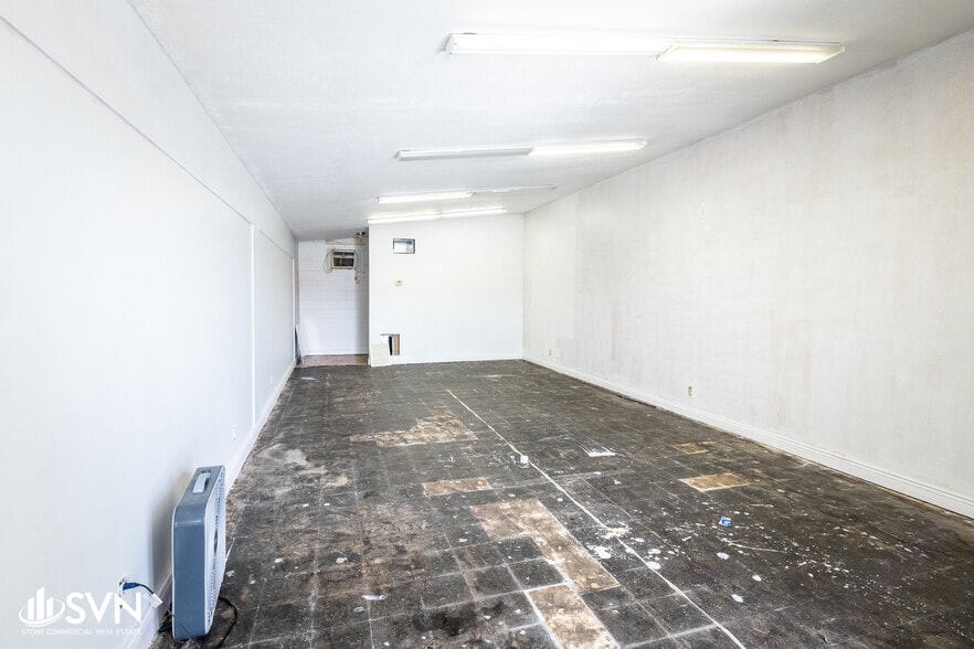 More Photos Of 145 Burt Rd, Lexington Storefront Retail Office For Lease