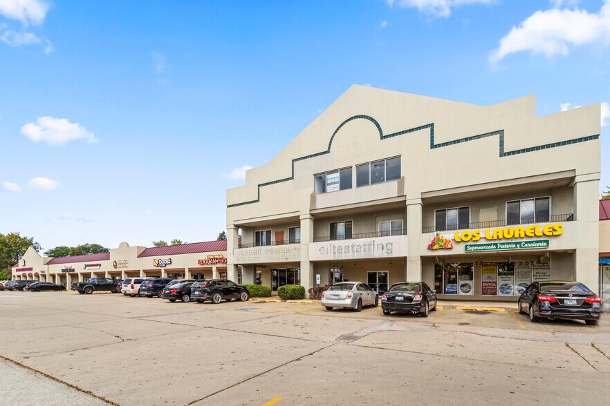 More Photos Of 2202-2230 W Algonquin Rd, Rolling Meadows General Retail For Sale