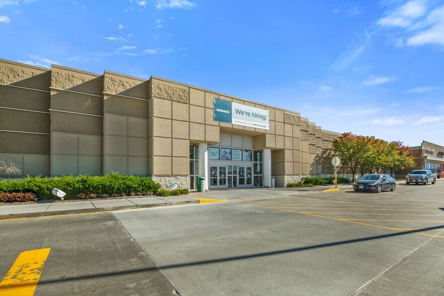 More Photos Of 221 Wilmar Ave, Grand Island Storefront For Sale