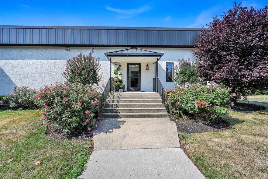 More Photos Of 1400 Maple St, Pottstown Light Distribution For Lease