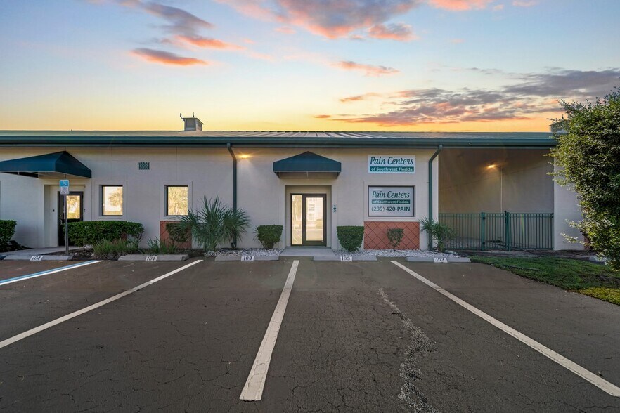 More Photos Of 13861 Plantation Rd, Fort Myers Office For Sale
