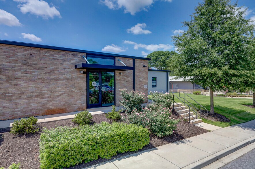 More Photos Of 556 Perry Ave, Greenville Office For Lease