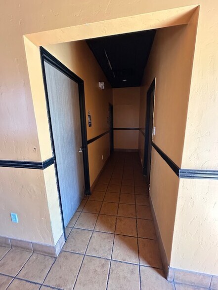 More Photos Of 8810 S Maryland Pky, Las Vegas Freestanding For Lease