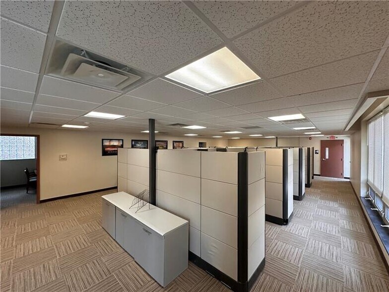 More Photos Of 2247 Babcock Blvd, Pittsburgh Office For Lease