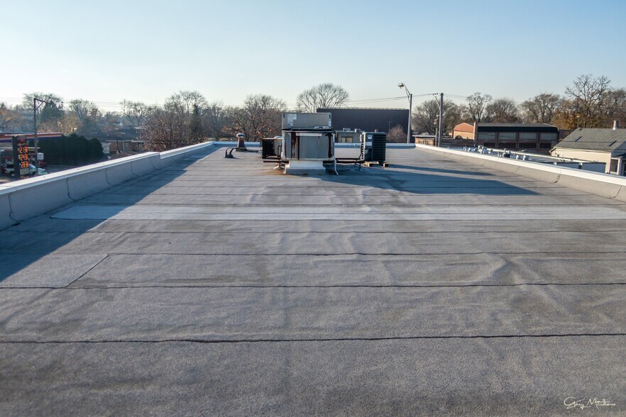 More Photos Of 9757 S Kedzie Ave, Evergreen Park Office For Sale