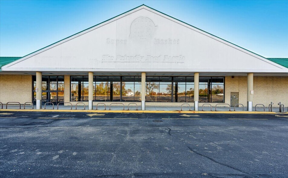 More Photos Of 8567-8587 Fort Smallwood Rd, Pasadena Unknown For Lease