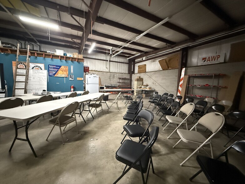 More Photos Of 89-91 Church St, East Hartford Light Manufacturing For Lease