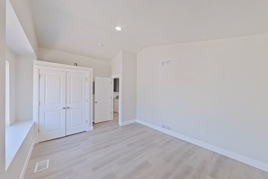 More Photos Of 695 Livernois St, Ferndale Apartments For Sale