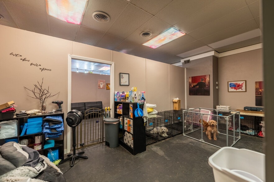 More Photos Of 733-735 Allegheny River Blvd, Verona Storefront For Sale