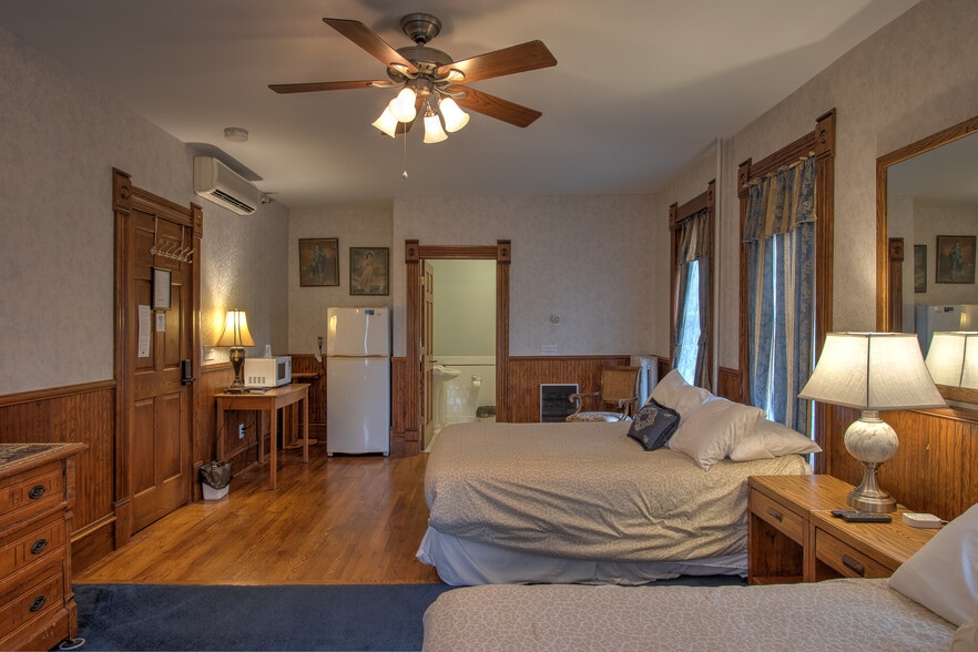 More Photos Of 80 4th St W, Rush City Hotel For Sale