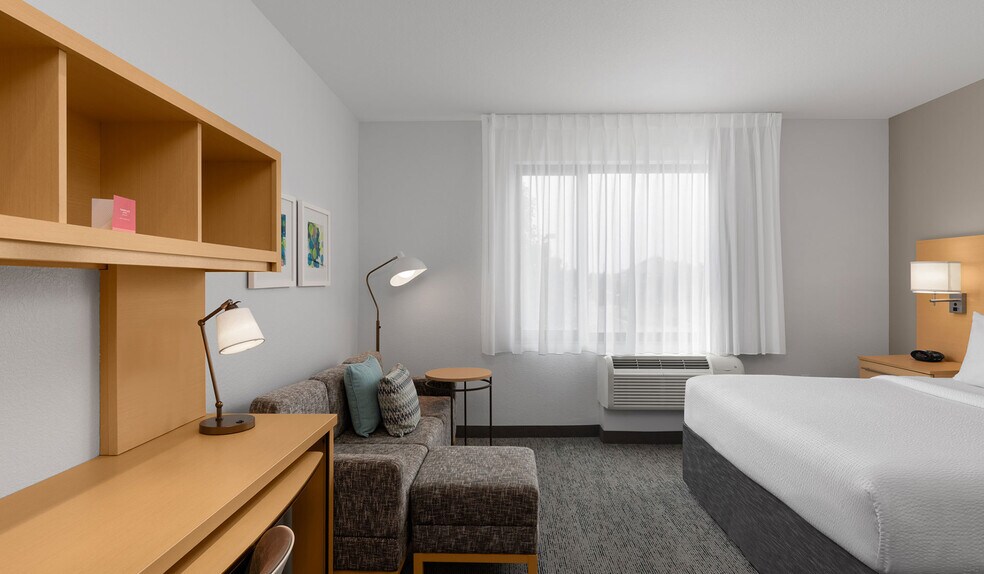 More Photos Of 4100 N Kittredge St, Denver Hotel For Sale