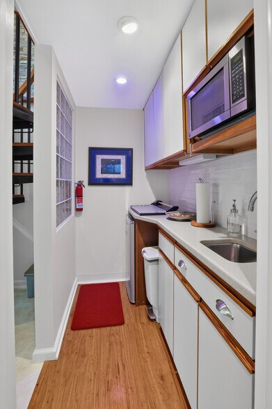 More Photos Of 3554-3556 Woodcrest Ave, Newtown Square Apartments For Sale