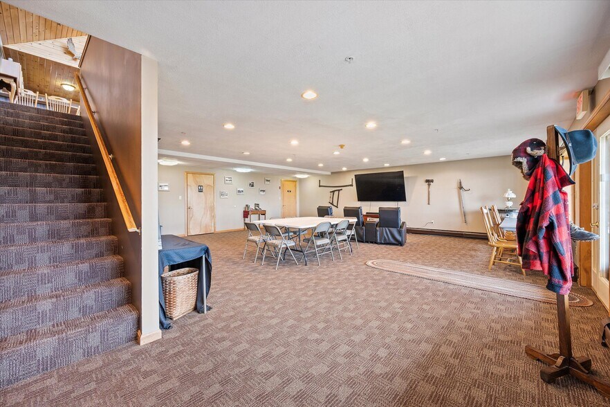 More Photos Of 341 US Route 1, Weston Hotel For Lease
