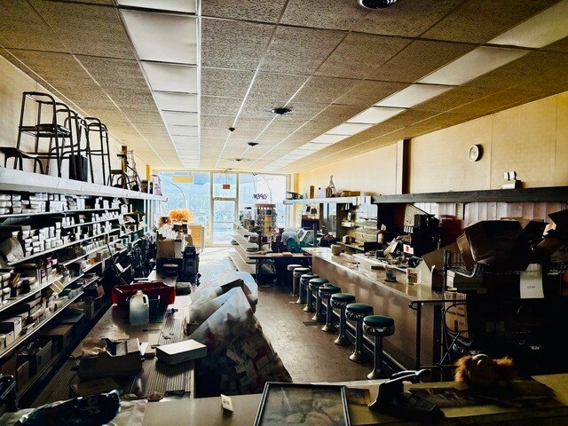 More Photos Of 217 E Court St, Kankakee General Retail For Sale