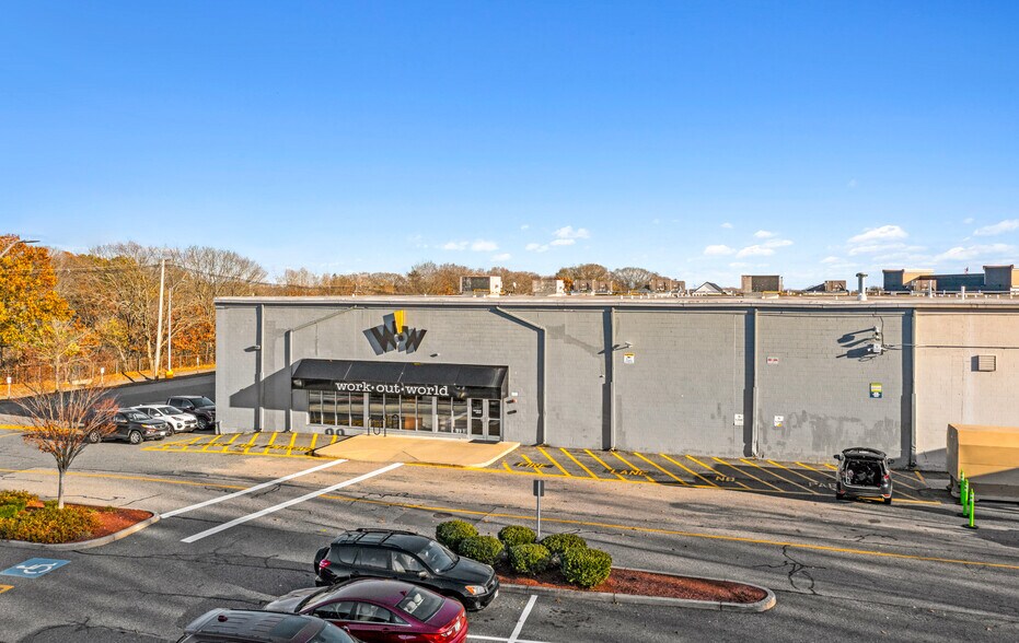 More Photos Of 1925 Pawtucket Ave, East Providence Unknown For Lease