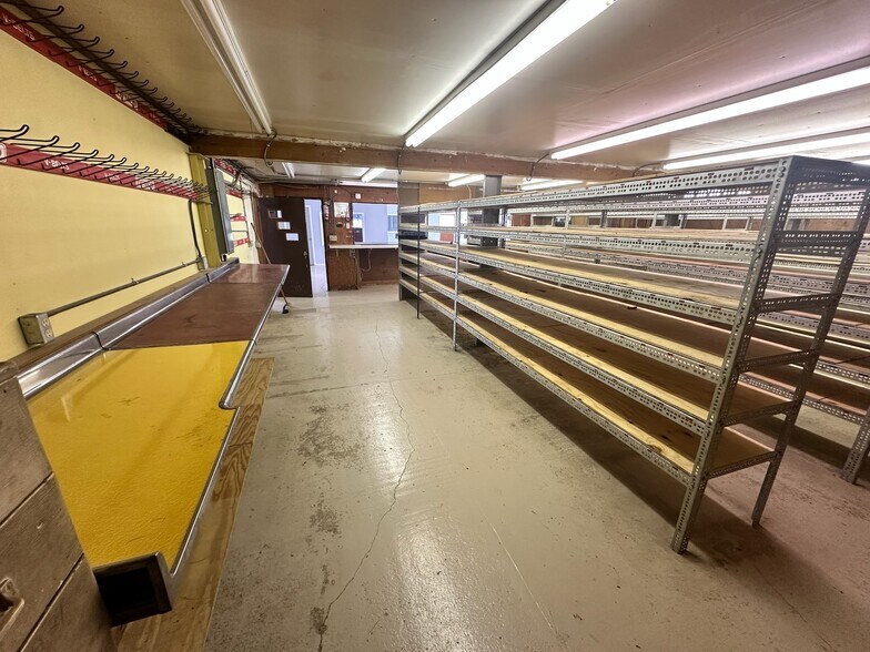 More Photos Of 2242 Silver St, Ashland Light Manufacturing For Lease