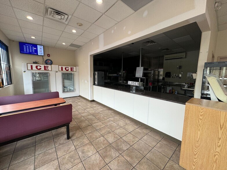 More Photos Of 1 Oxford Rd, Oxford Service Station For Lease