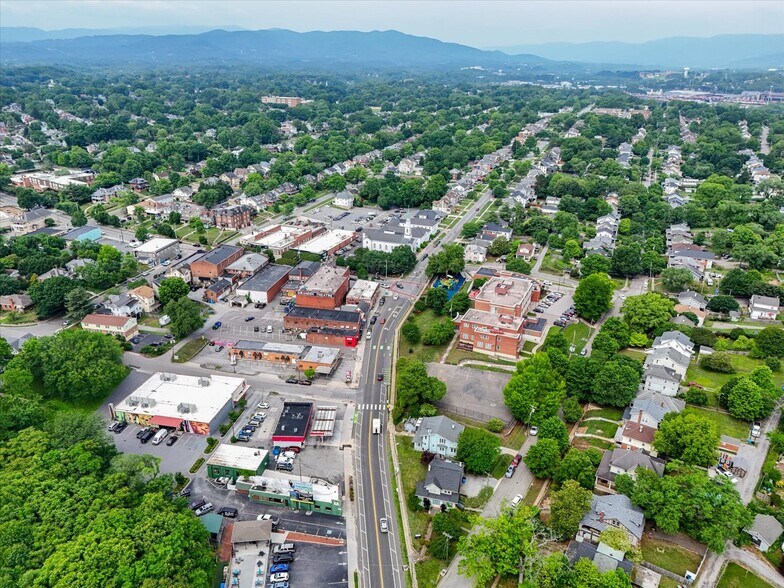 More Photos Of 1911 Memorial Ave SW, Roanoke Office Residential For Sale
