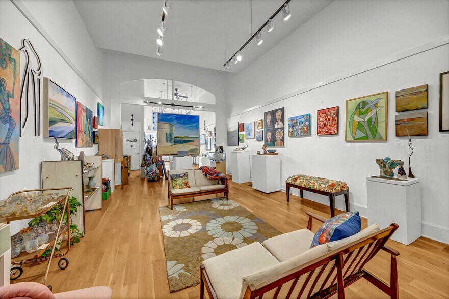 More Photos Of 271 N Front St, Wilmington General Retail For Sale