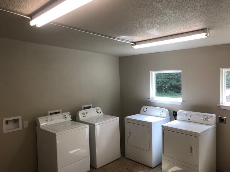 More Photos Of 115 Private Road 1301, Gladewater Manufactured Housing Mobile Home Park For Sale