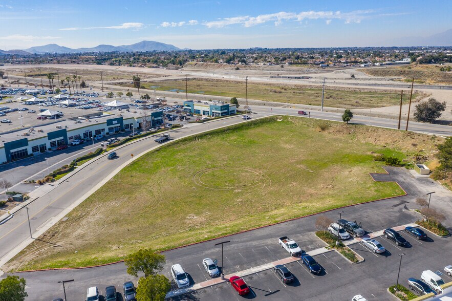 More Photos Of Orange Show Rd & 215 Fwy, San Bernardino Land For Sale