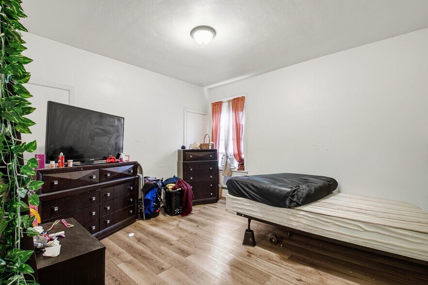 More Photos Of 73 Welles St S, Wilkes-Barre Apartments For Sale