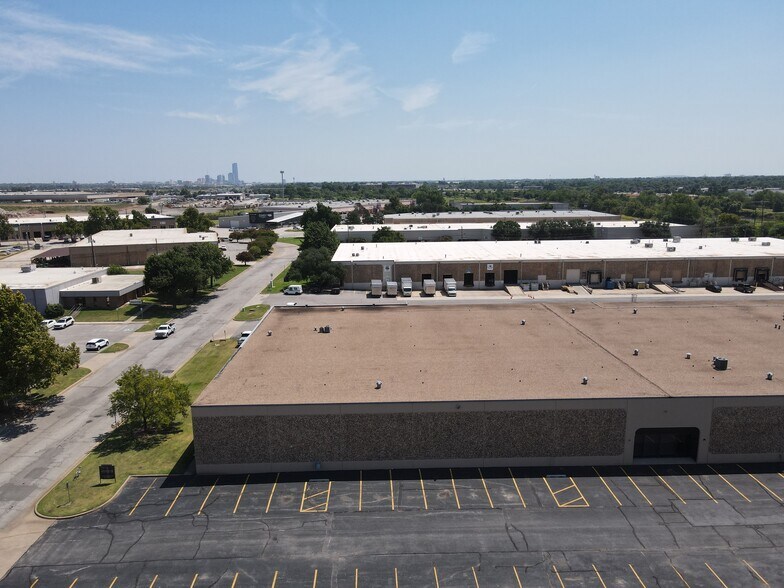 More Photos Of 4130-4150 Will Rogers Pky, Oklahoma City Warehouse For Lease