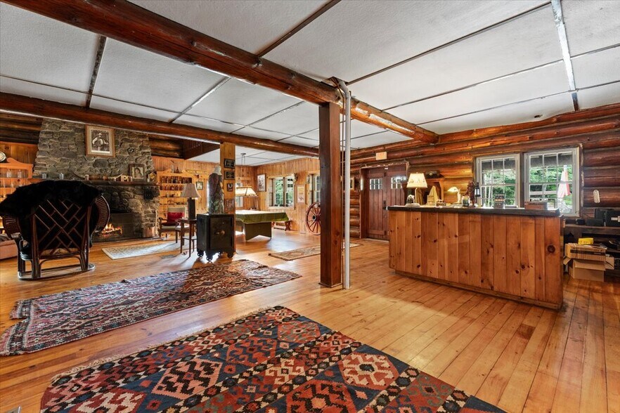 More Photos Of 746 Howe Rd, Lake Luzerne Hotel For Sale