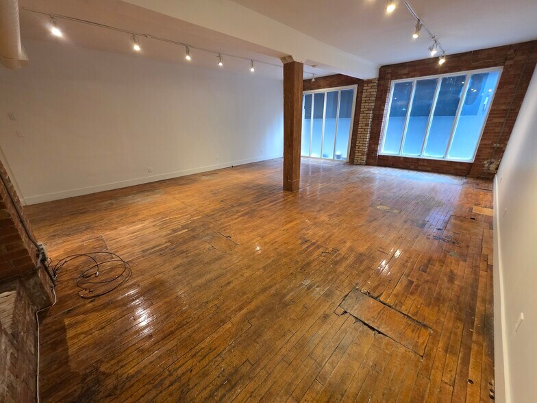 More Photos Of 24 Mercer St, Toronto Loft Creative Space For Lease
