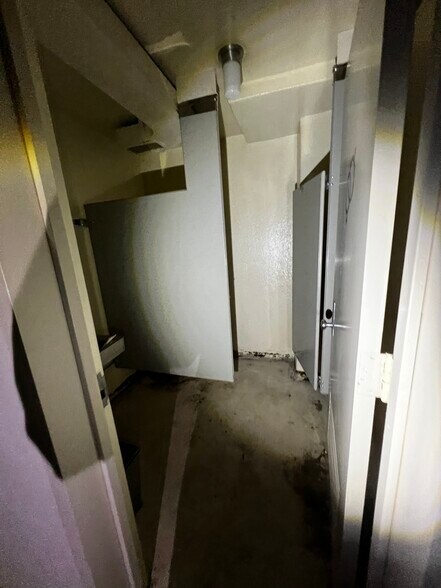 More Photos Of 19103 US-54, Encino Specialty For Sale